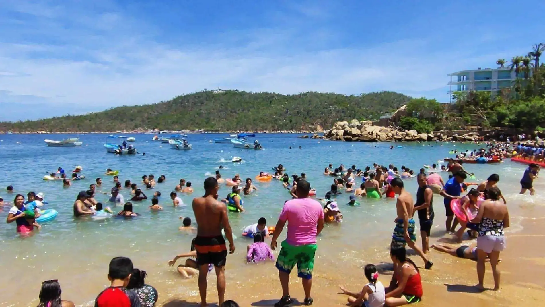 playa enrique hernández sol de acapulco